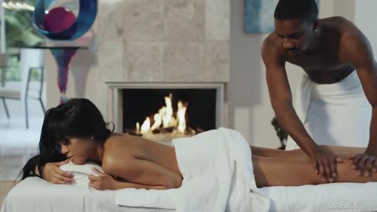 Паренек не ограничился просто массажем