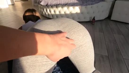 Эротичная тренировка девушки возбудила стояк парниши 4