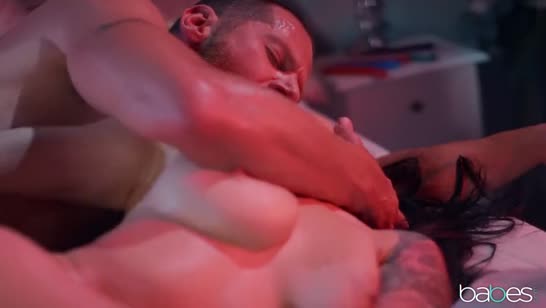 Муж с красивой женой занялись развратным сексом 6