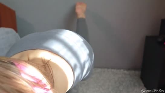 Молодка в лосинах променяла тренировку на пенис чувака