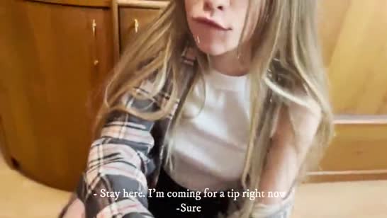 Курьер опоздал с доставкой и деваха заставила его отрабатывать