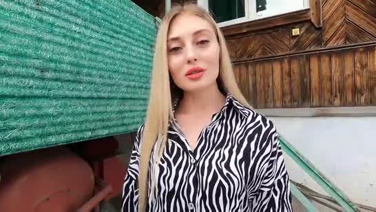 Спортивная русская милфа готова расплатиться за работу натурой 2