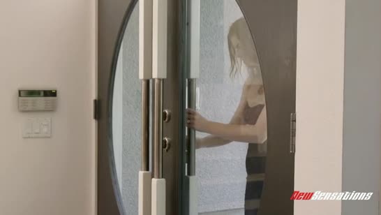 Мужики засадили девушке члены во все щели сразу 1