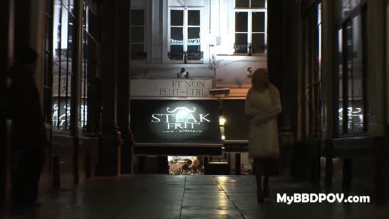 Paige Ashley в эротичных чулочках охотно раздвинула ноги 1